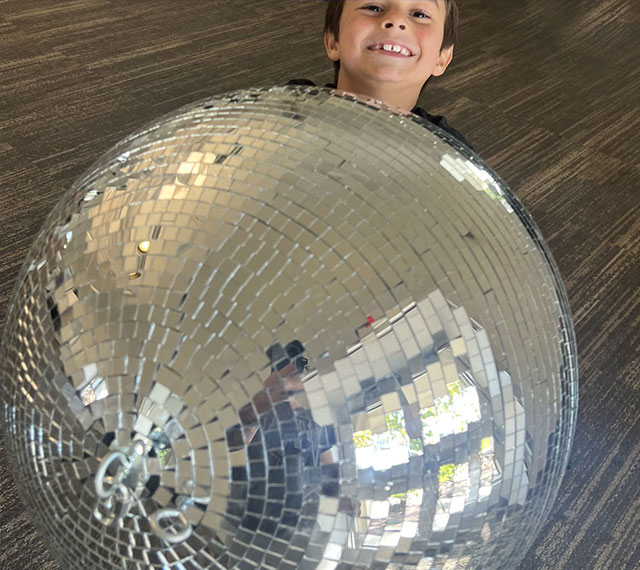 nova-discoball